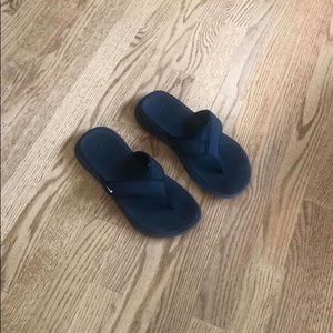 Men’s/boys Nike flip flops
